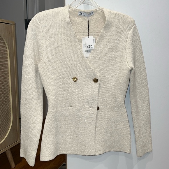 Zara Cream Blazer with Gold Buttons - Picture 1 of 4